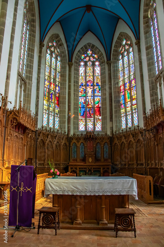 Châteauneuf-du-Faou. Autel de l'église saint Julien et Notre-Dame. Finistère. Bretagne	 photo