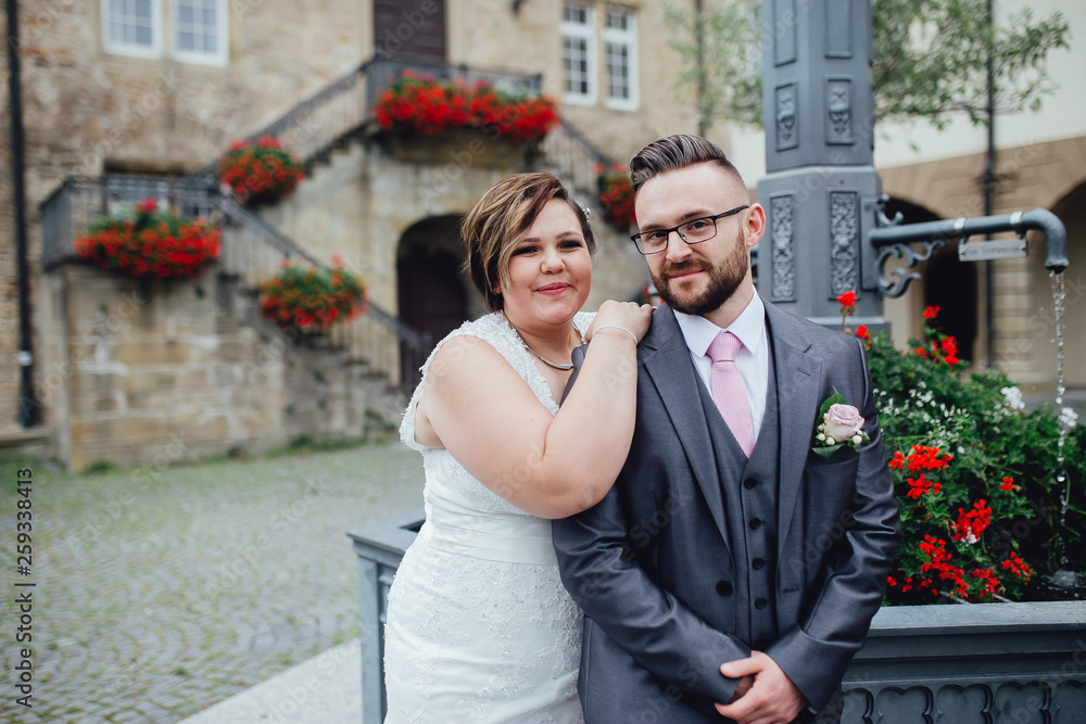 Naklejka premium Portrait of a beautiful wedding couple.