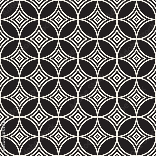 Seamless pattern with symmetric lines ornament. Elegant vector decorative background. Abstract geometric lattice design.