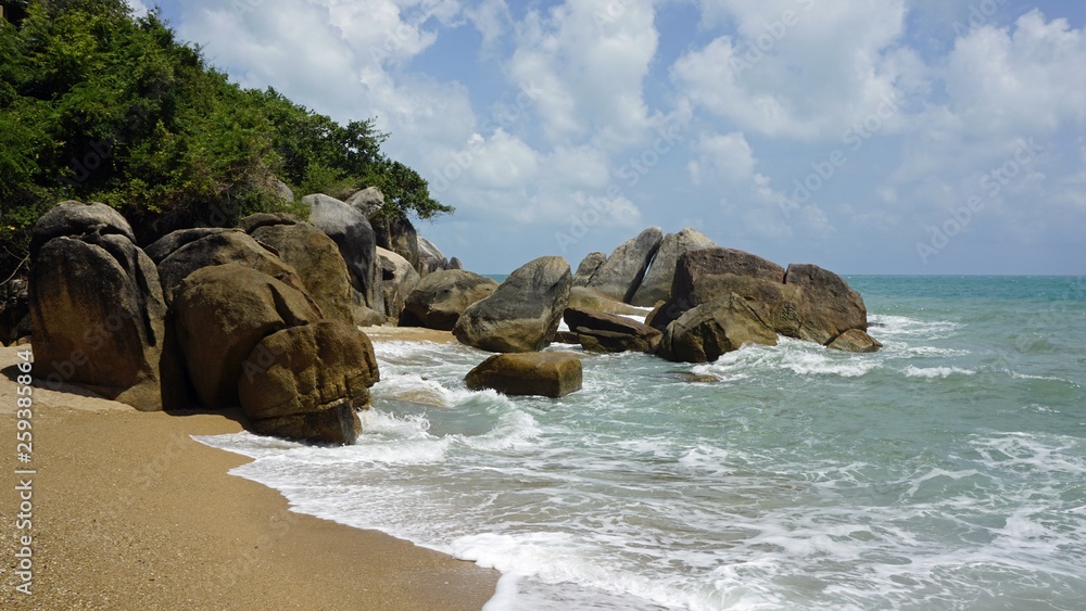 Obraz premium tropical coral beach on koh samui