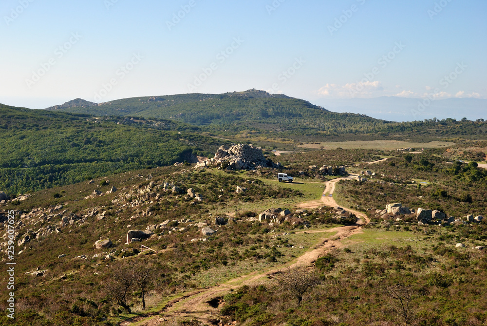 Veduta di Monte Eccas e nuraghe Sa Fraigada
