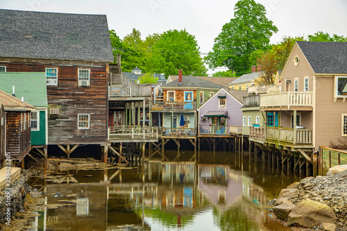 houses on the water