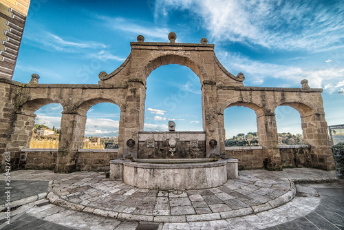 Pitigliano Fortezza Orsini Archi acquedotto Mediceo
