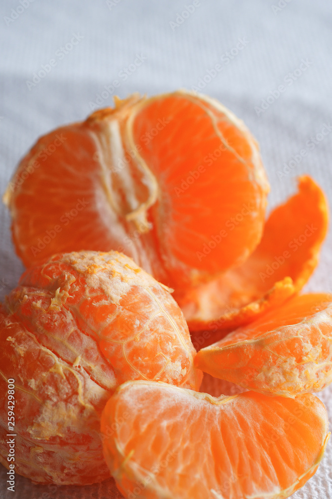 Peeled orange with Slices