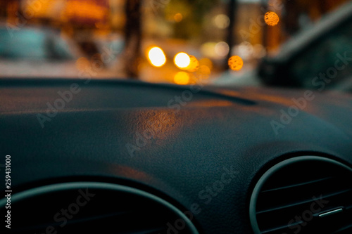 Blurred lights on the car © Ramon Borges