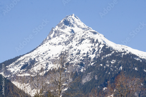 pointy mountain in Squamish in daylight