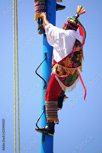 Volador de papantla  photo