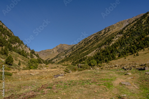 Zum Gipfel Port de Siguer im Parc Natural de la Vall de Sorteny, Pyraeneen, Andorra