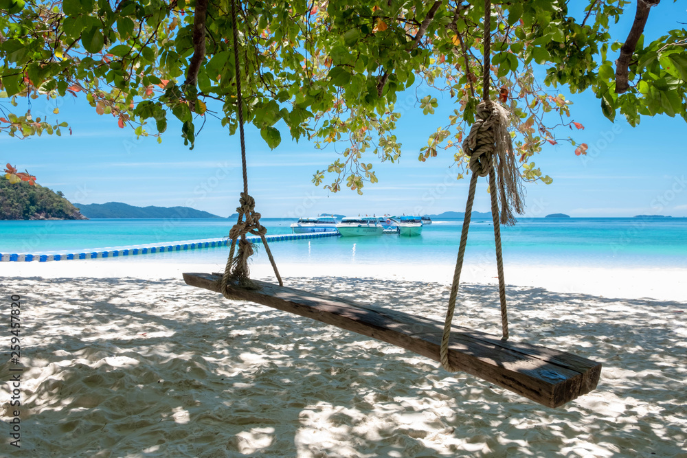 Fototapeta premium Seaside swings With a comfortable holiday.