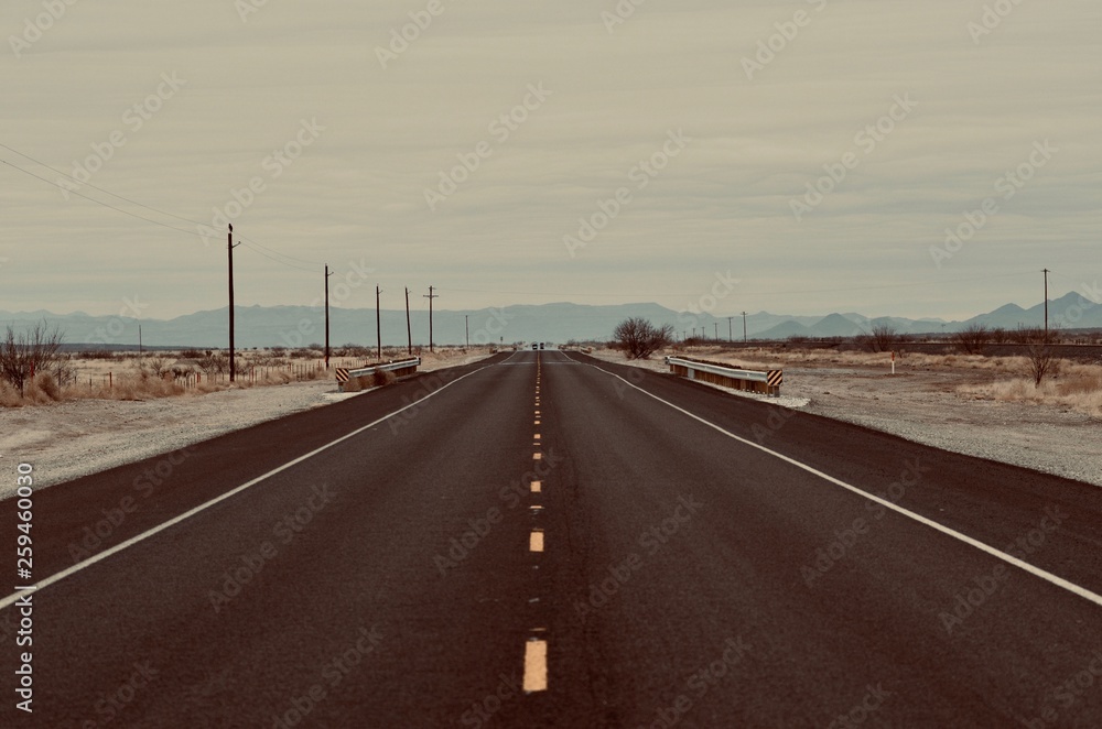 Fototapeta premium Open Road in West Texas