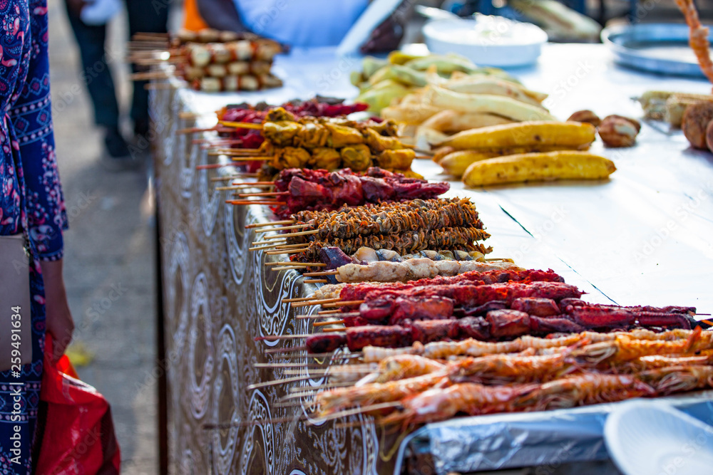 Street food Forodhani on the waterfront, Stone town, Zanzibar. - obrazy, fototapety, plakaty 