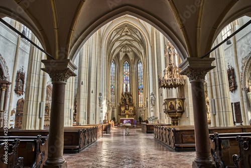 St. Nikolaus Kirche innen Neu  tting