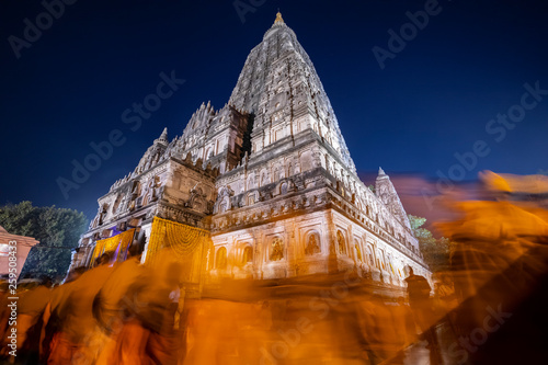 Mahabodhi temple Buddhists from around the world Come 