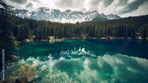 Der Karersee in Südtirol
