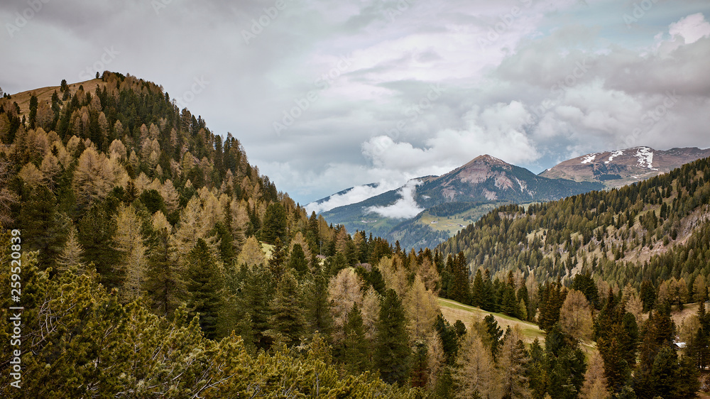 Panoramablick in den Alpen.