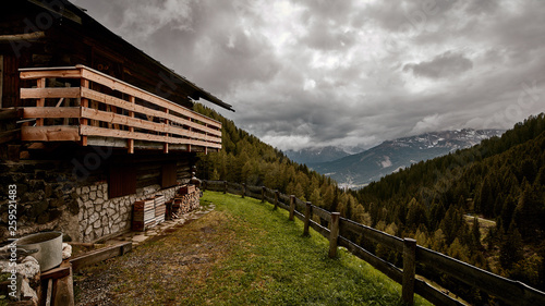 Idyllische Berghütte in den Alpen