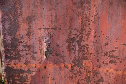錆びた赤い鉄板