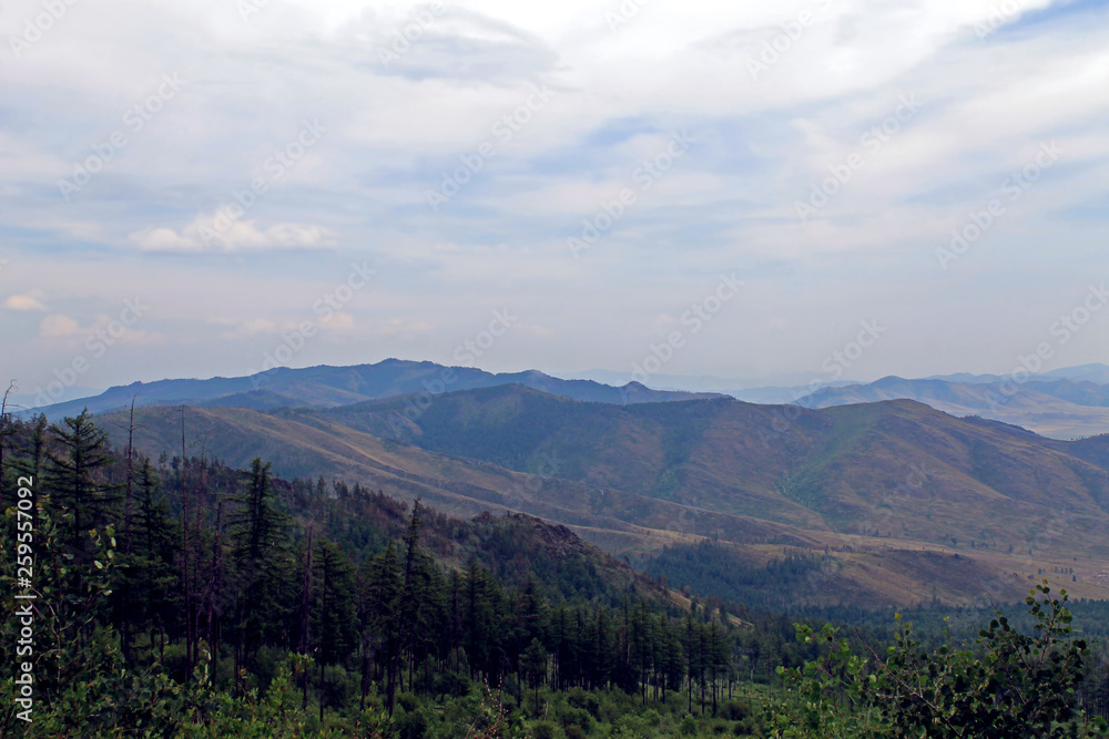 Obraz premium beautiful scenic clouds on mountain landscape Sayany