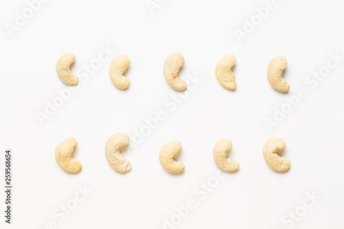 Composition of dry cashew
