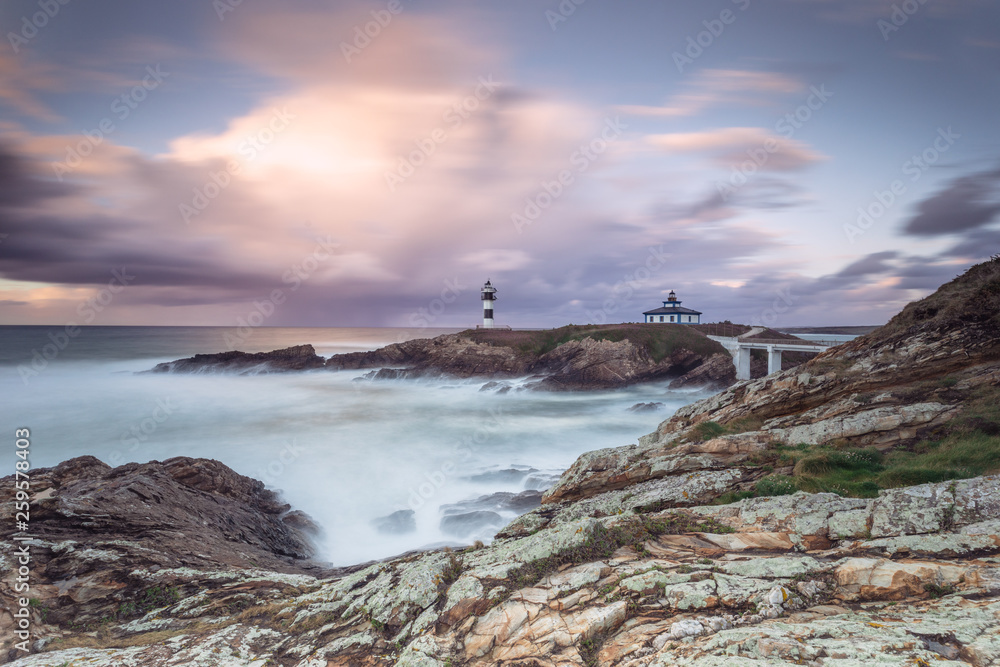 Obraz premium Illa Pancha lighthouse, Spain.