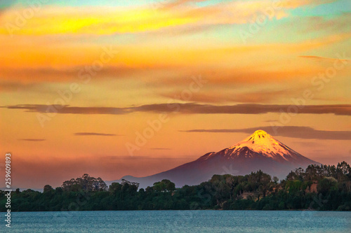 Lo splendido vulcano Osorno al tramonto, Parco nazionale Vicente Perez Rosales, Cile photo