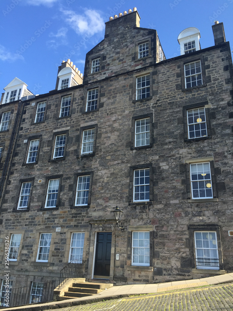 Fototapeta premium view of exterior front of New College, Scotland, United Kingdom