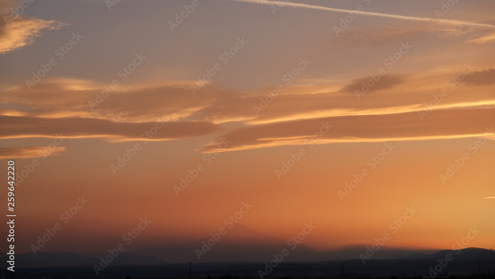 Naklejka premium Mt Jefferson Oregon Sunset Clouds