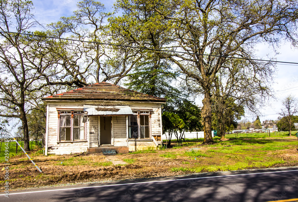 Old Abandoned Home In Need Of Repair Old Abandoned Home In Need Of Repair