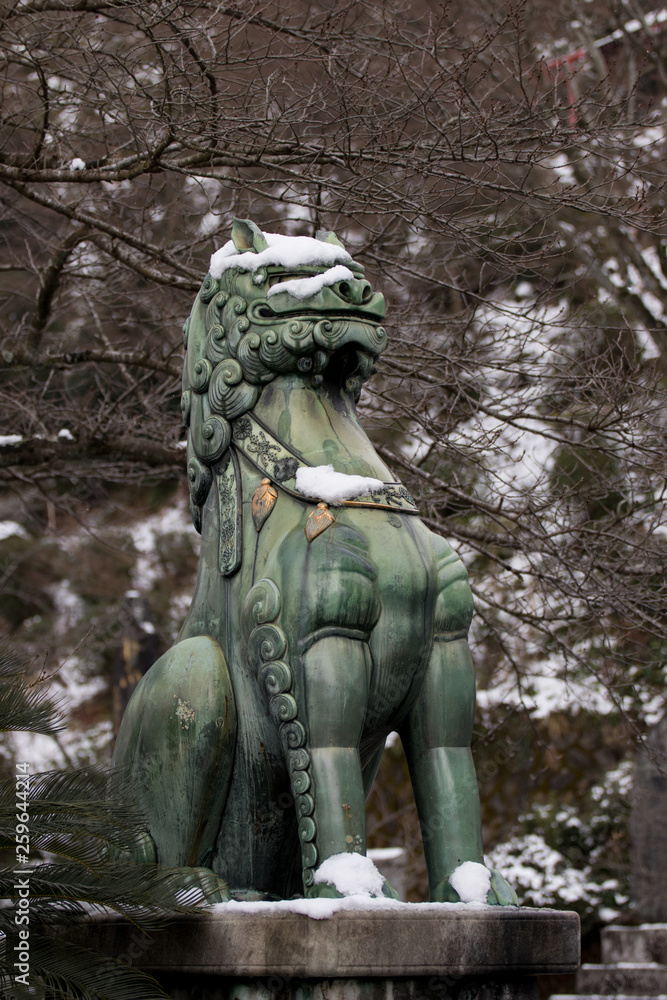 神社の狛犬 神社の狛犬