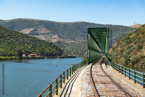 Douro valley view near the Ferradosa bridge