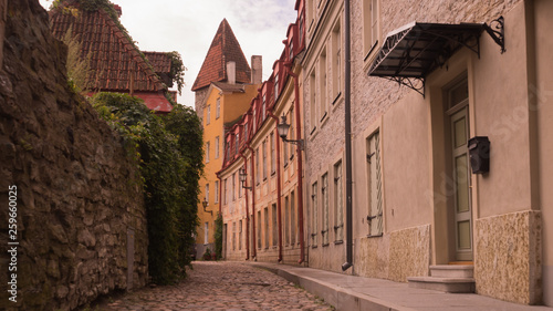 Fototapeta Naklejka Na Ścianę i Meble -  Street with houses in old town Tallin Estonia