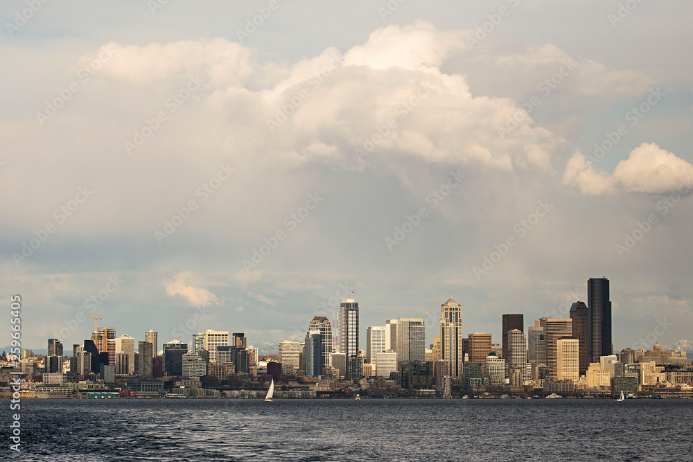 Fototapeta premium Seattle skyline seen from puget sound