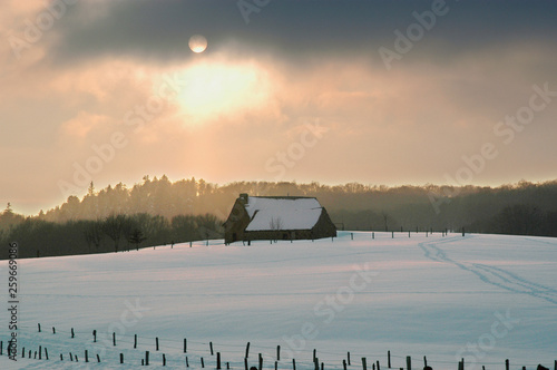 buron en hiver photo