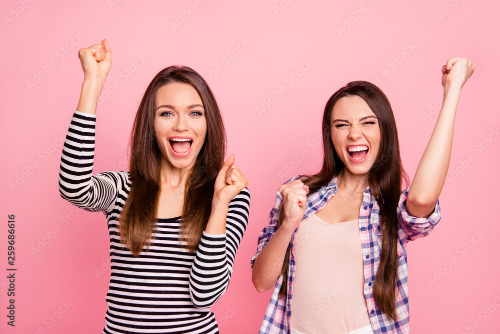 Portrait of nice-looking attractive lovely winsome cute charming cool cheerful cheery overjoyed straight-haired girls best buddy fellow having fun isolated over pink pastel background Portrait of nice-looking attractive lovely winsome cute charming cool cheerful cheery overjoyed straight-haired girls best buddy fellow having fun isolated over pink pastel background