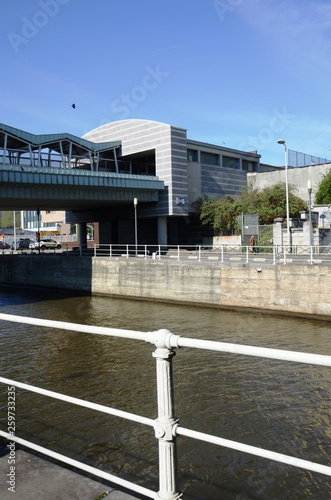 Bruxelles (Belgique) : Canal de Charleroi photo