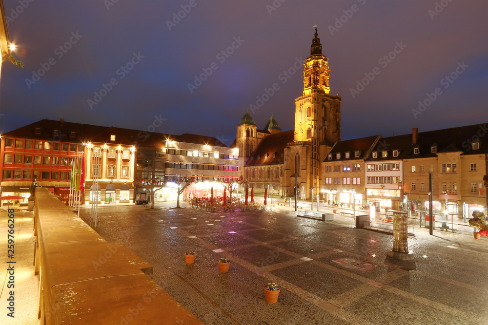Naklejka premium Marktplatz zwischen Rathaus und kilianskirche in Heilbronn am Abaned