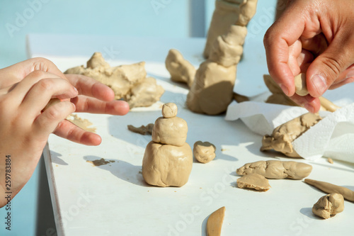 Canvastavla common children and teacher practices work studying sculpting art white clay