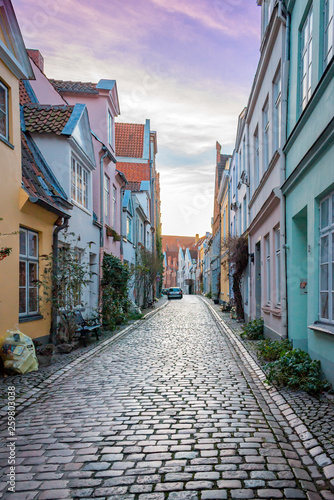 Alte Gasse in der Altstadt von Lübeck