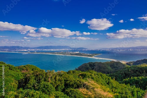 panoramic view of the island © 祐介 大多和