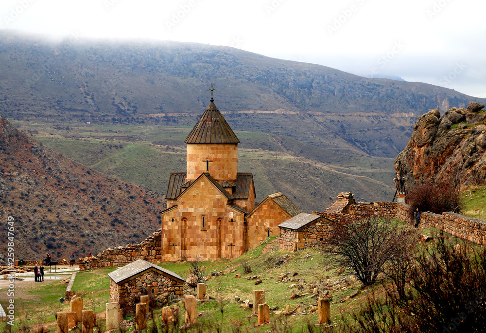 Photo landscape of an ancient temple in the mountains of Armenia