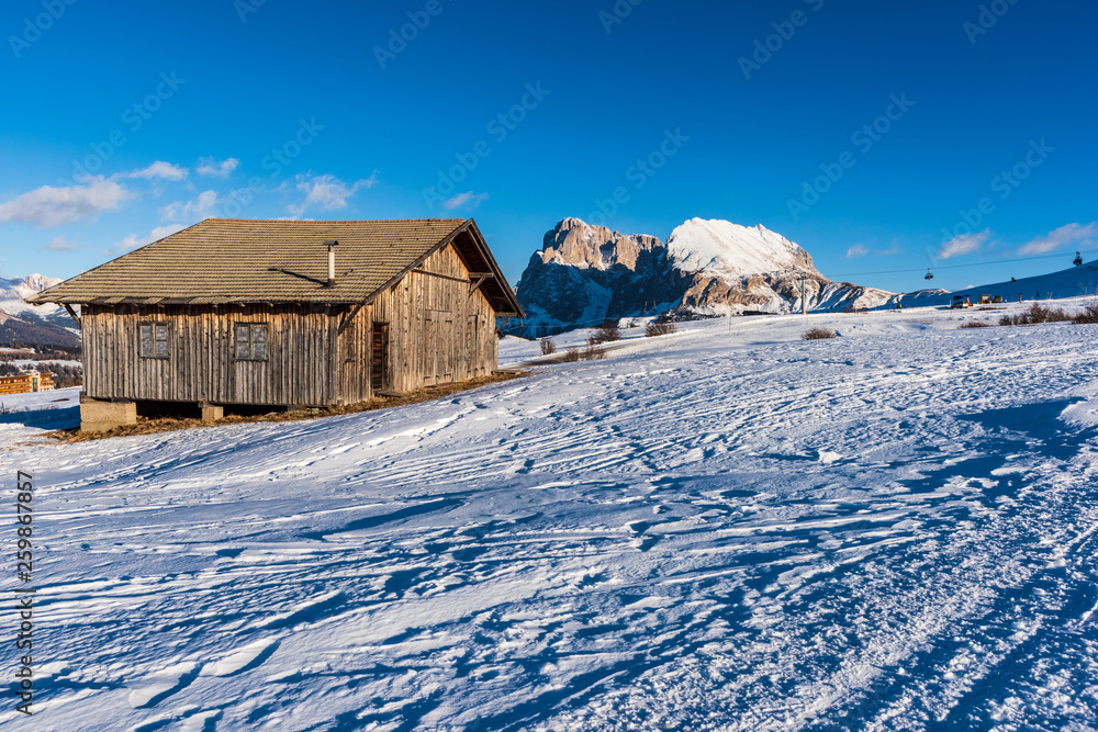 italy, dolomites, sassolungo, landscape, alpe di siusi, mountain, mountains, meadow, nature, clouds, alps, sky, outdoors, alpine, langkofel, green, scenic, snow, rock, beautiful, valley, forest, grass