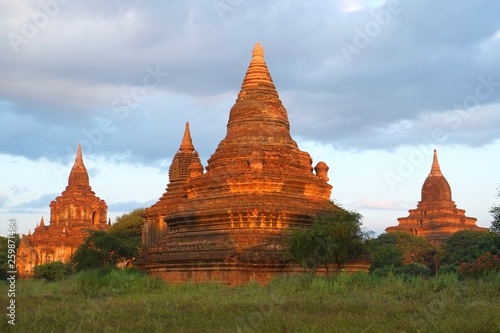 ミャンマーの仏塔