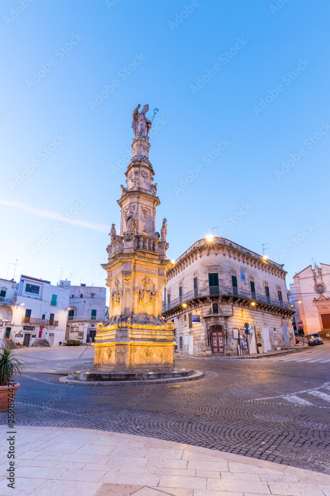 Fototapeta premium Stadtzentrum von Ostuni, Apulien, Italien