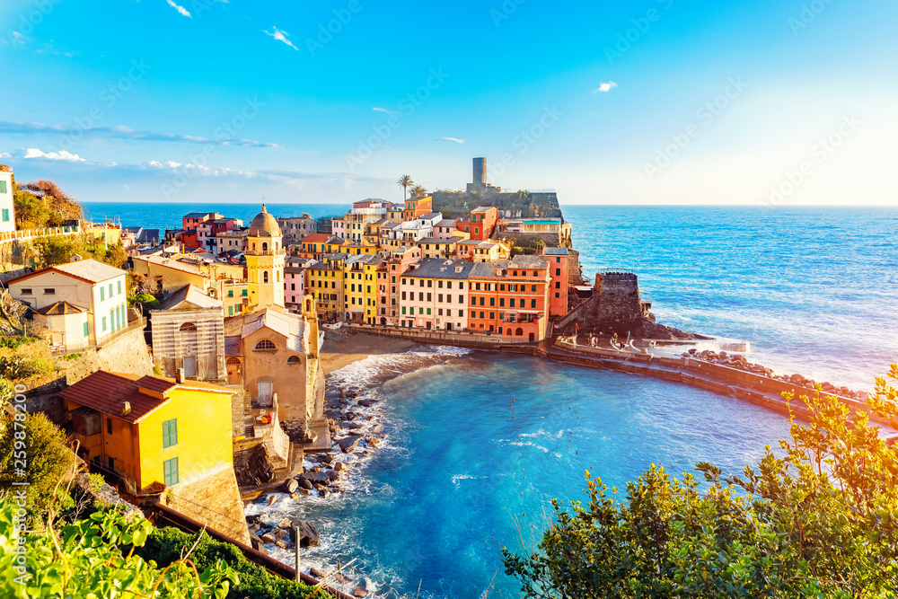 Vernazza, national park Cinque Terre, liguria Italy Europe. Colorful villages - obrazy, fototapety, plakaty 