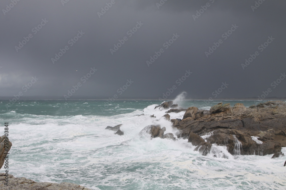tempête en Bretagne sur les rochers