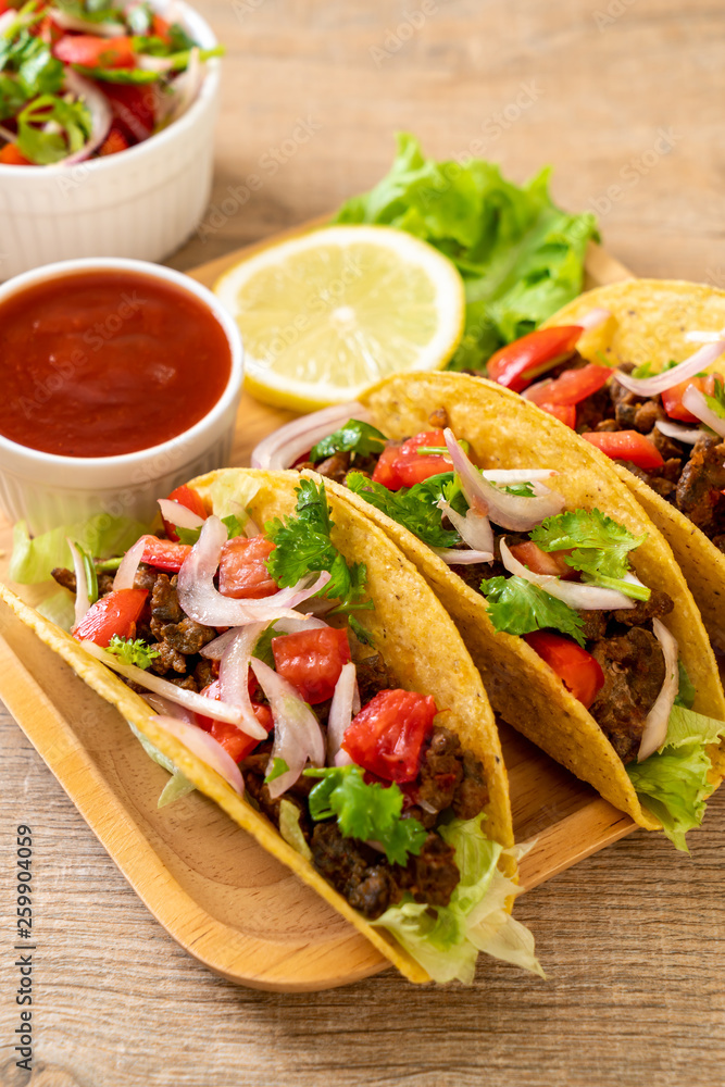tacos with meat and vegetables tacos with meat and vegetables