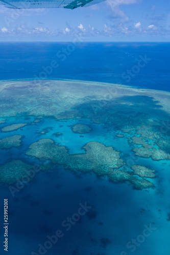 Rundflug über das Great Barrier Reef mit tollen Eindrücken des Riffs aus der Luft