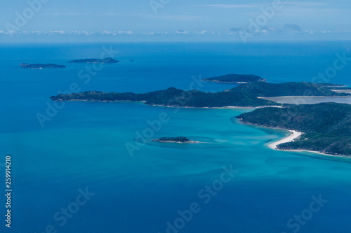 Die Inseln der Whitsunday Islands aus dem Flugzeug © Michael