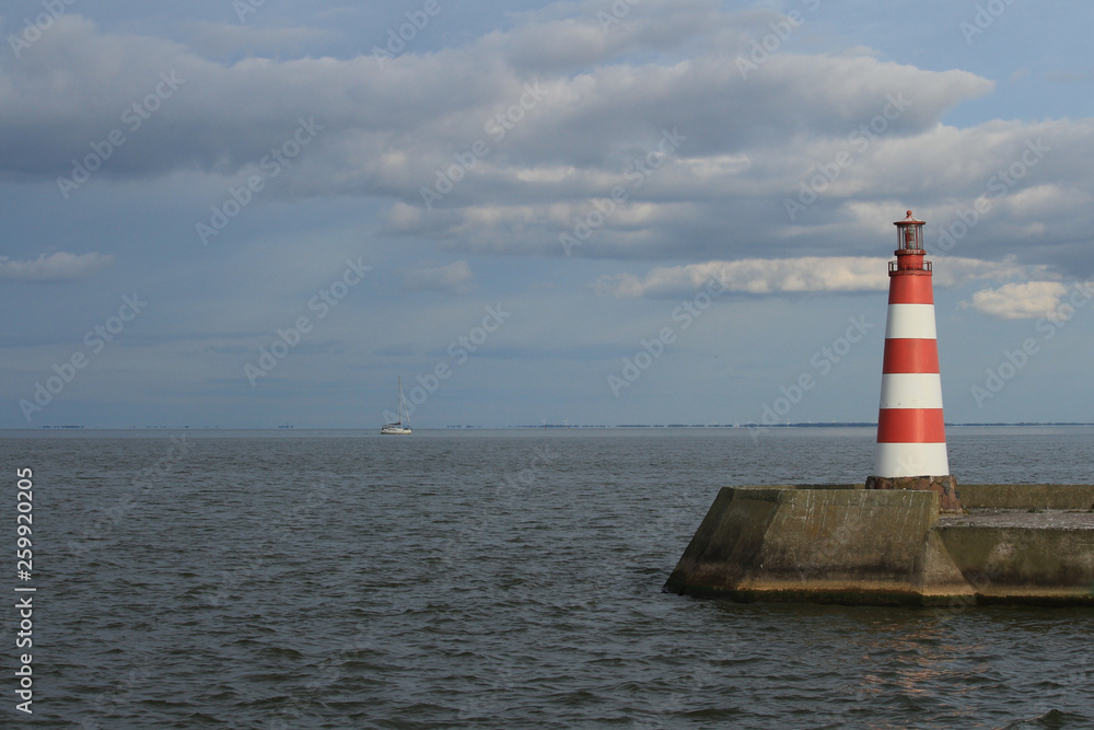 Leuchtturm in der Hafeneinfahrt von Nidda