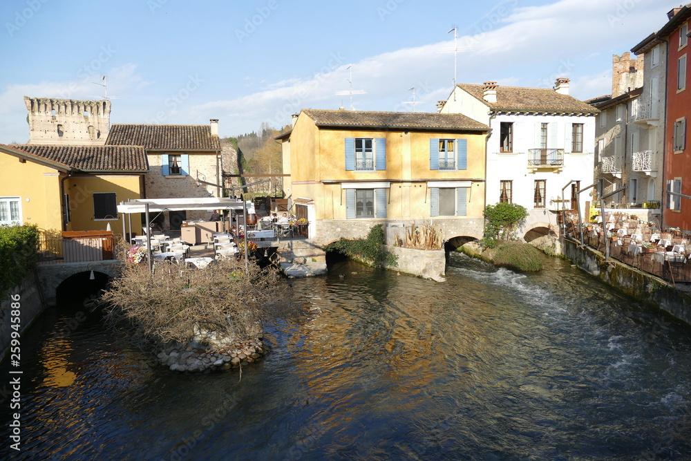 Obraz premium medieval village of Borghetto on Mincio river